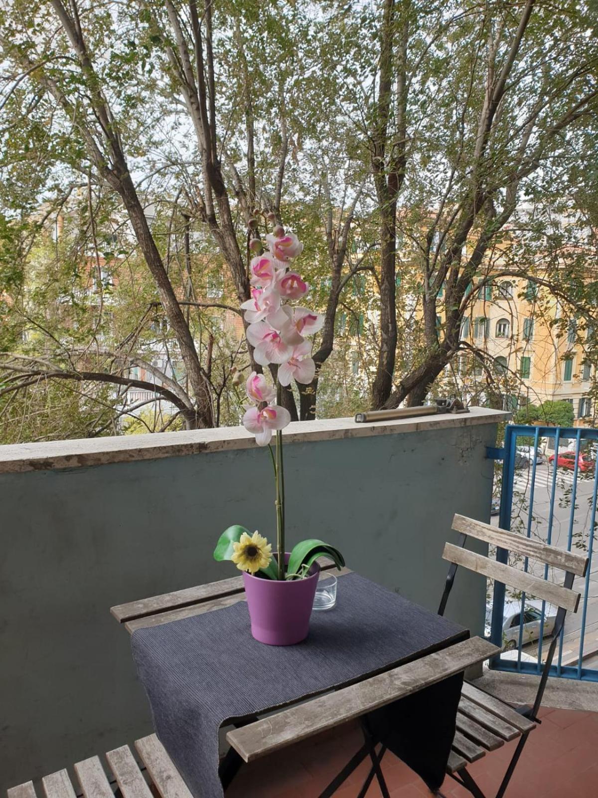 Roma Trastevere Holiday Exterior photo